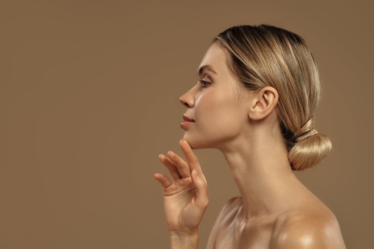 Facial hidratante: piel suave y luminosa con apariencia fresca y saludable